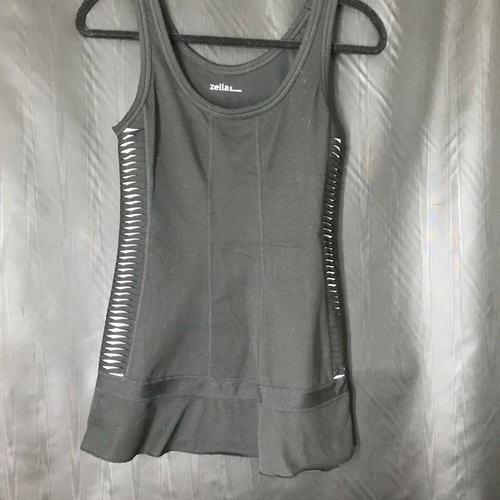 Zella Tennis dress black/white design on sides